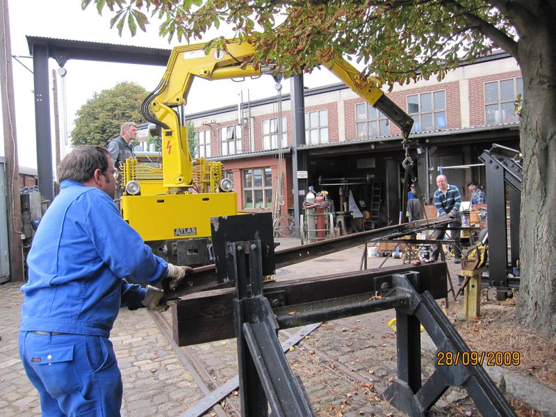 2009-09-28, Museumsbahn Weichenbau029.JPG